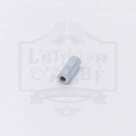 Ecrou rallonge M7 pour fixation coiffe cylindre Vespa GTR/Sprint/TS/PX