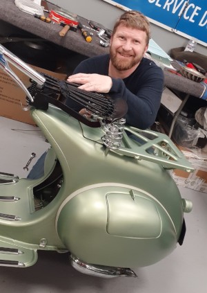 Alberic restaurateur de vespa vente pieces scooter vintage et sym lambretta